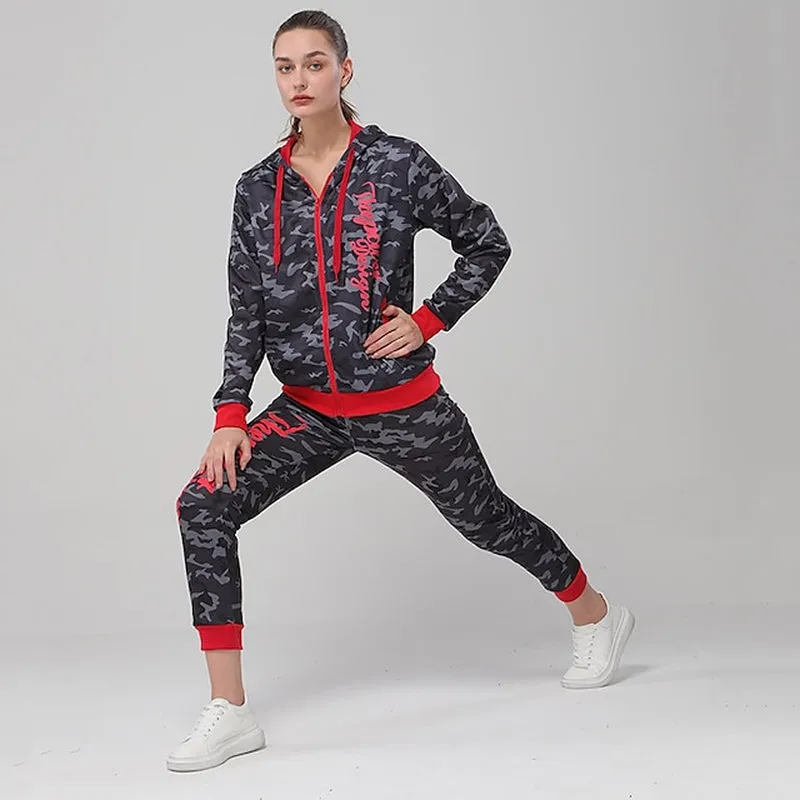 Chic Women's Thermal Tracksuit: Stylish 2-Piece Full Zip Sweatsuit for Winter Workouts in Bold Colors